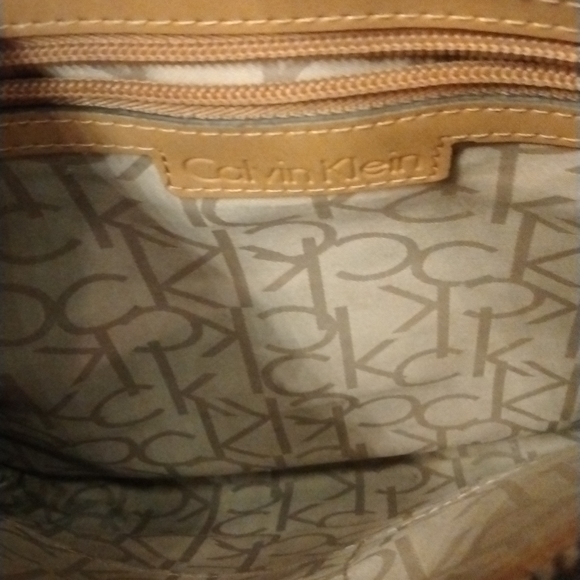 Purse - Picture 3 of 4